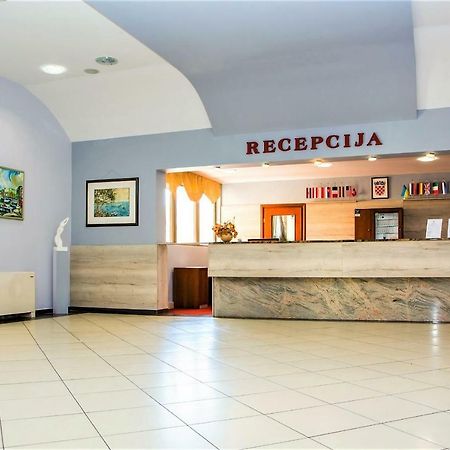 Hotel Selce Bagian luar foto