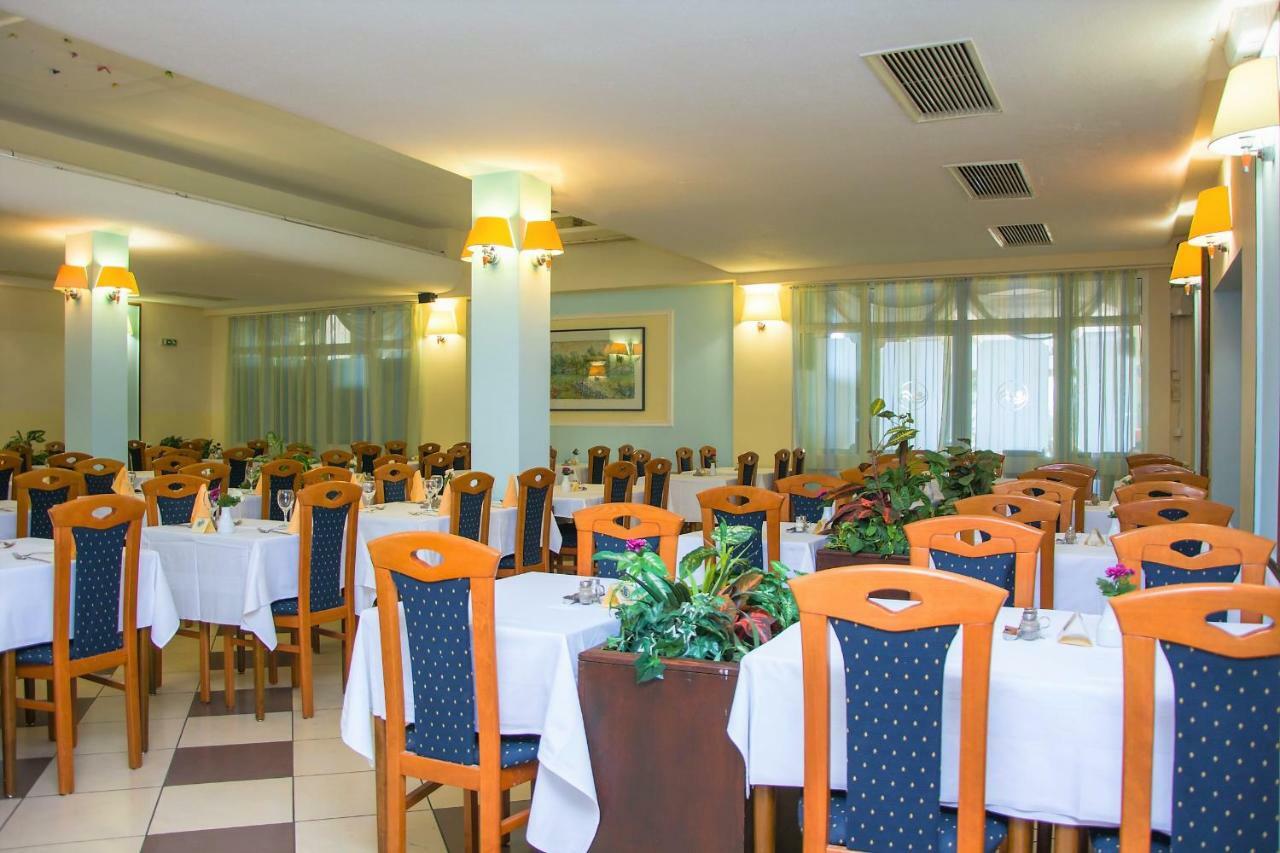 Hotel Selce Bagian luar foto